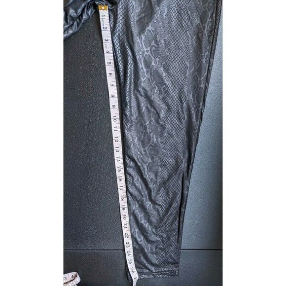 Plush Revolve Legging Liquid Black Fleece Lined Snakeskin High Rise Size XXL - Picture 6 of 13